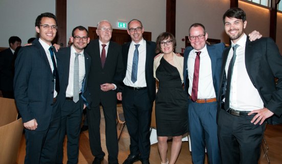 Gerhard Schuler con el equipo de SCHULER en España.